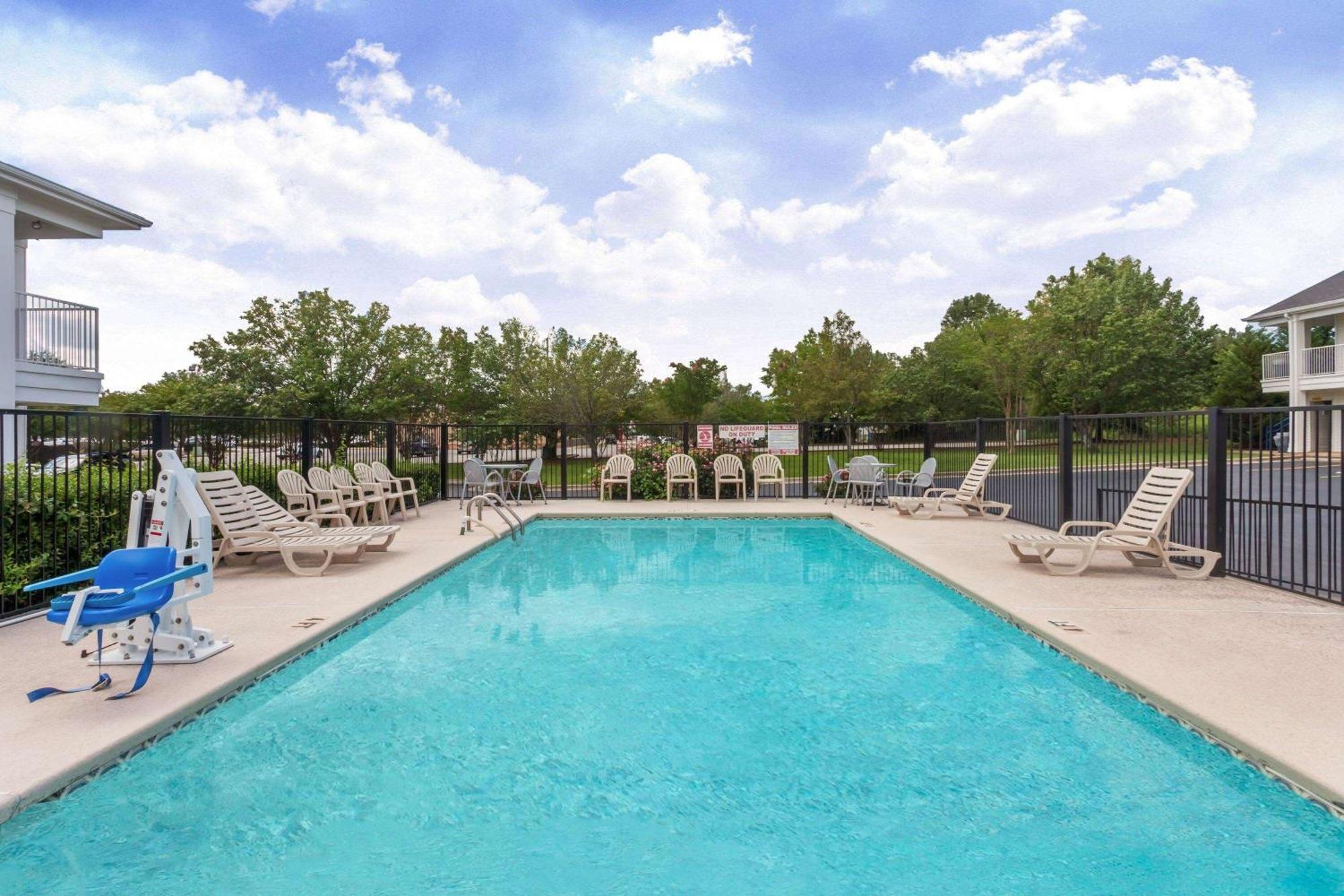 Baymont By Wyndham Florence/Muscle Shoals Екстер'єр фото
